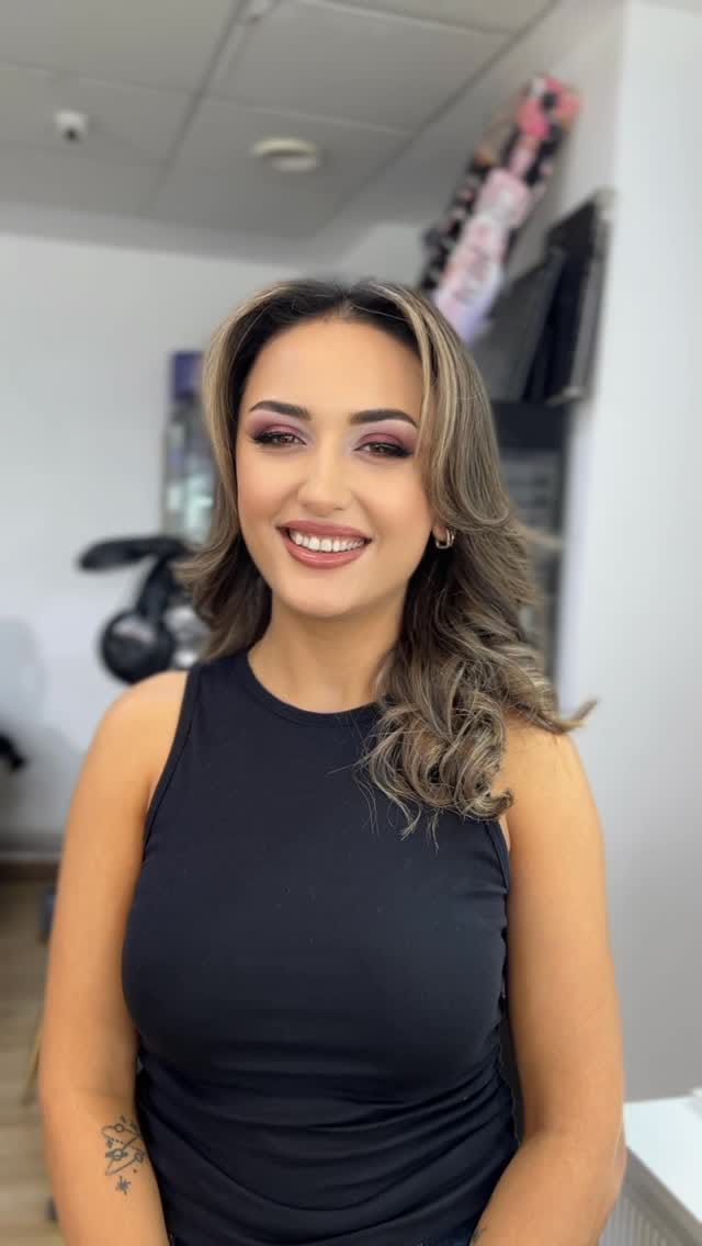 Post 6 by Makeup Artist & Hairstylist on Instagram (video)