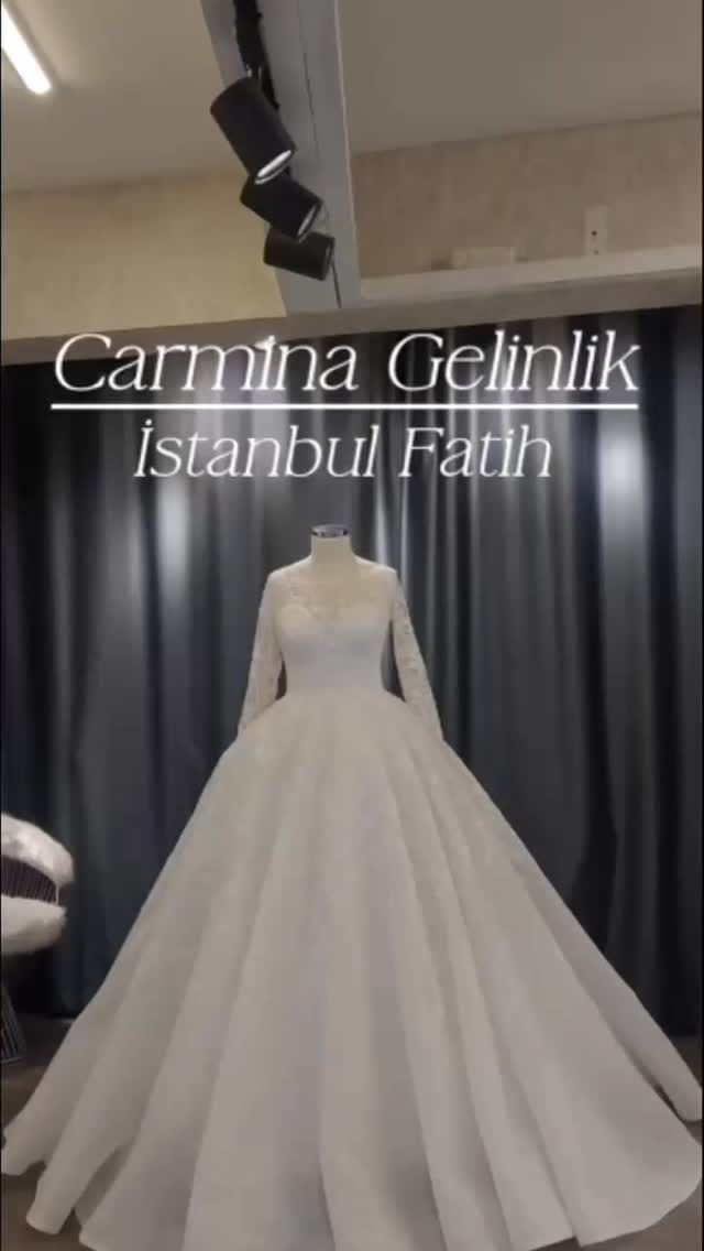 Post 5 by Carmina Gelinlik on Instagram (video)