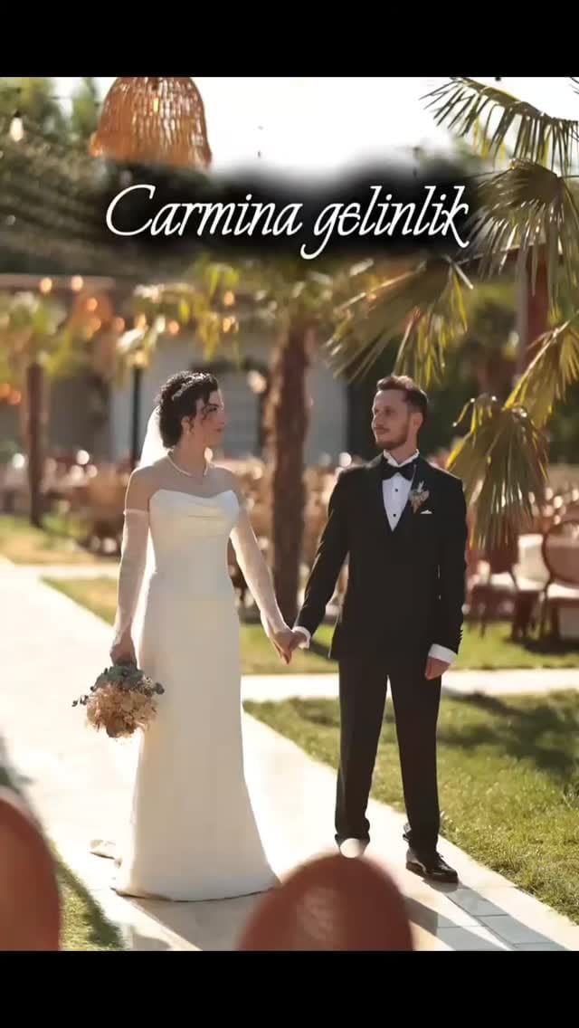 Post 7 by Carmina Gelinlik on Instagram (video)