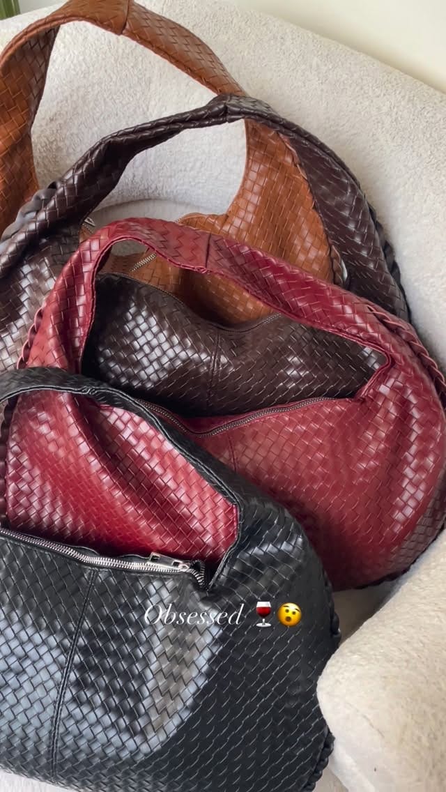 Post 8 by Rahaf Bags on Instagram (video)