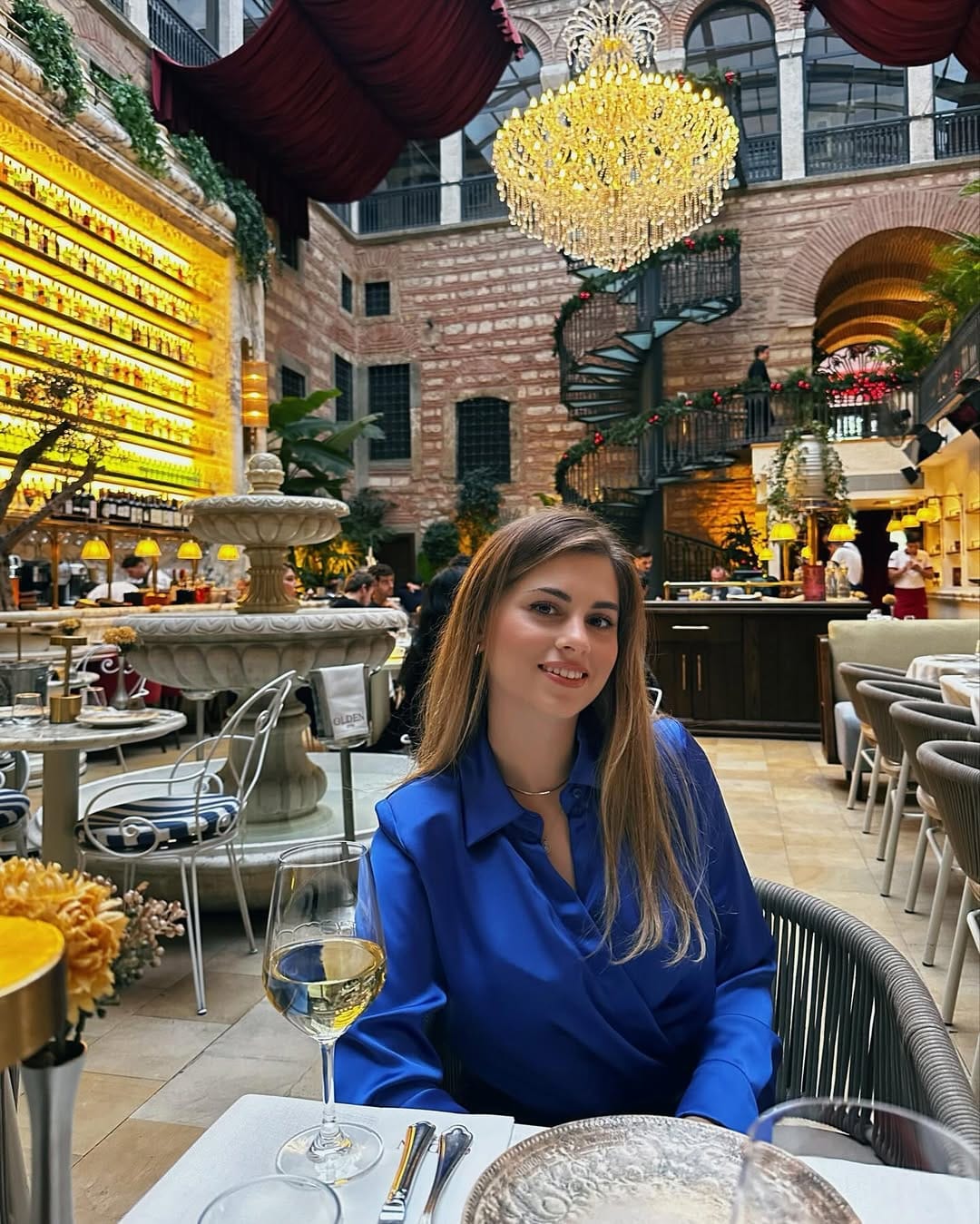 Post 10 by Almina Baştok on Instagram (carousel)