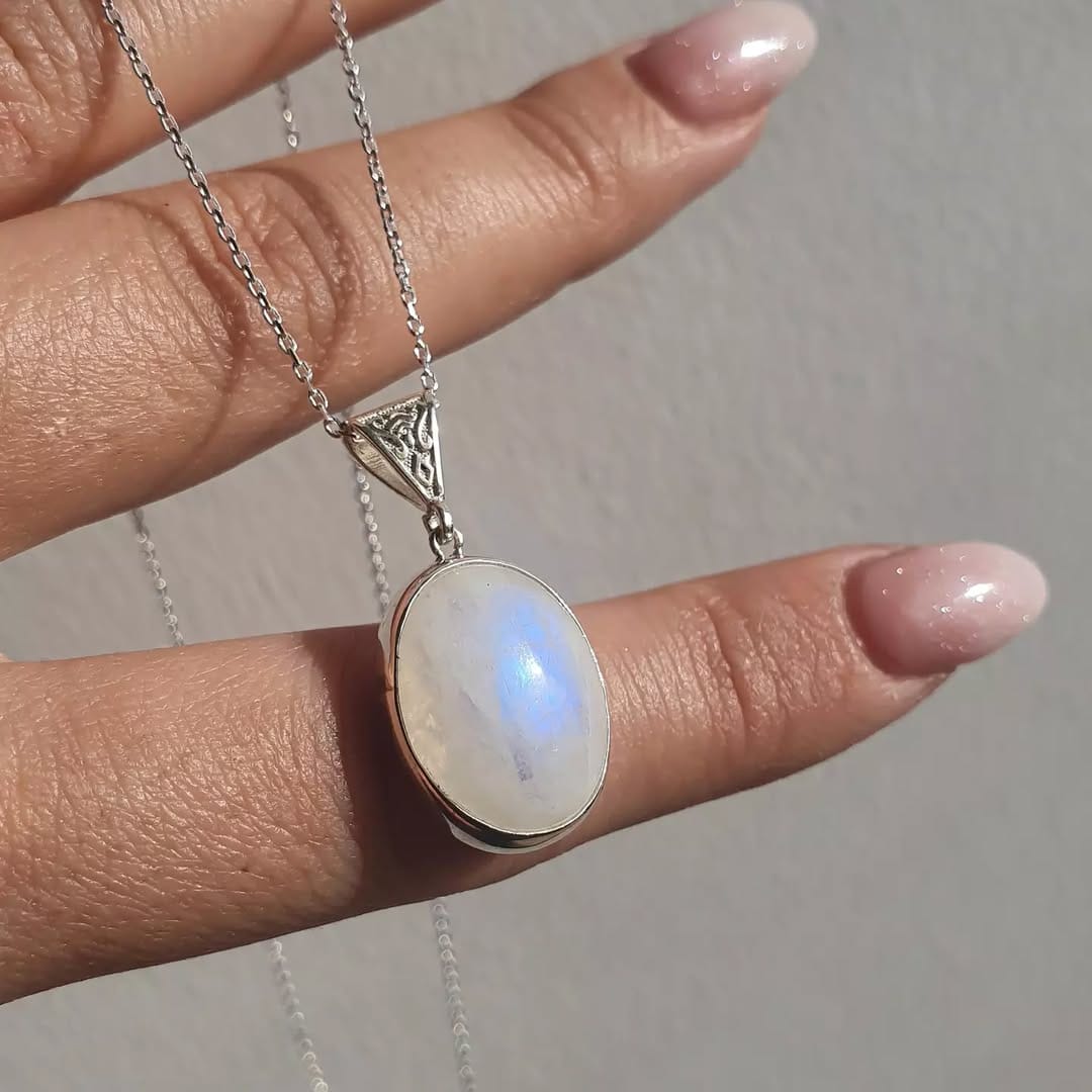Post 9 by Sun & Moon on Instagram (image)