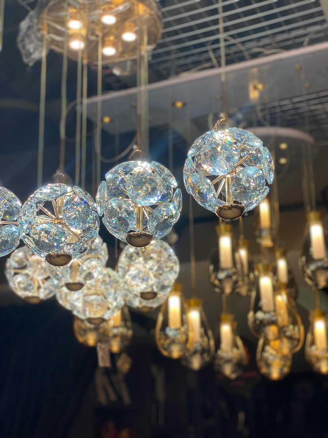 Post 8 by Joy Home  Aydınlatma | Avize | Aksesuar on Instagram (carousel)