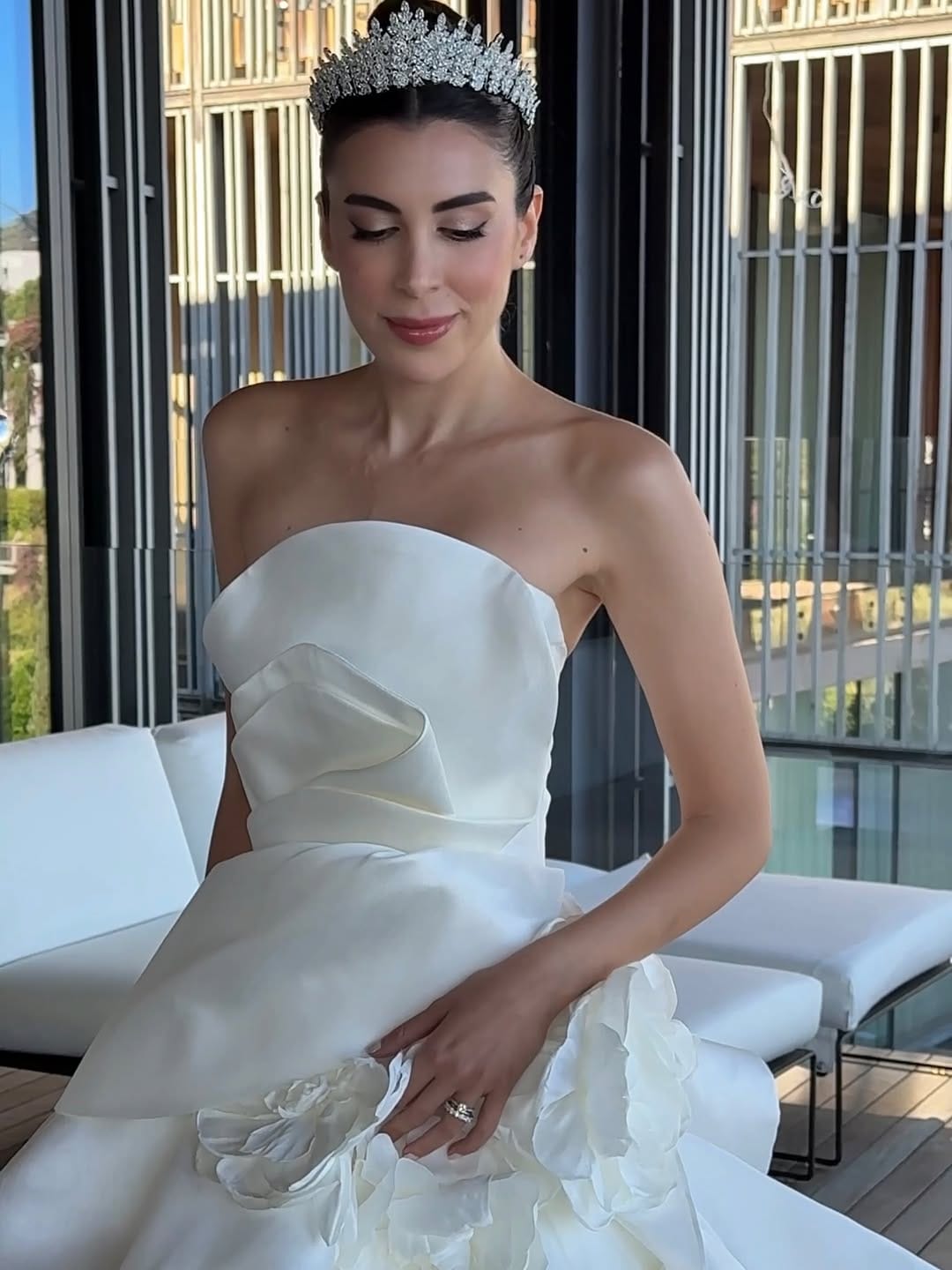 Post 3 by BODRUM MAKEUP BİLGE GÜNDAĞ on Instagram (carousel)