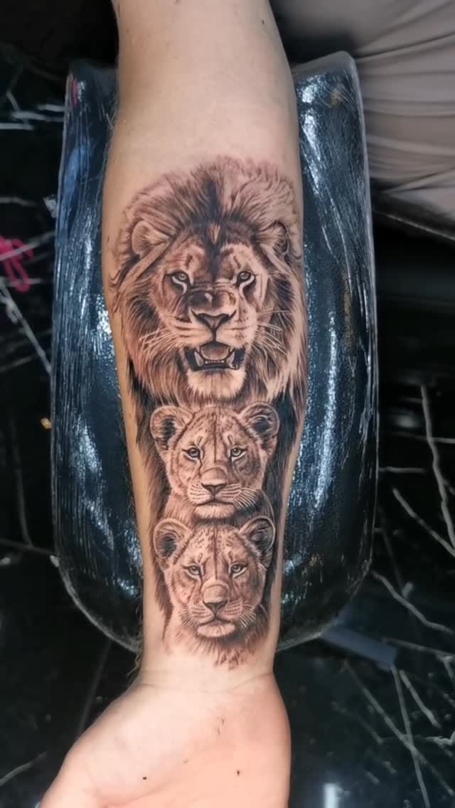 Post 4 by Constantine Ink &  Art Gallery on Instagram (video)