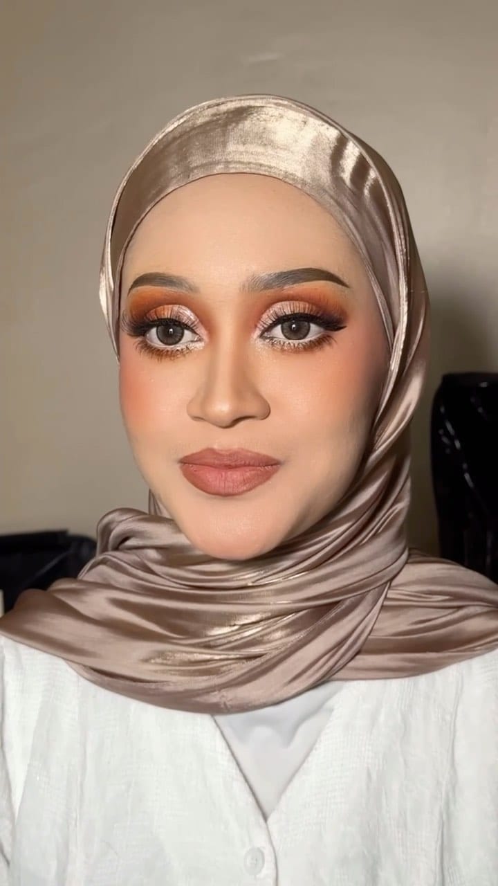 Post 10 by MUA PERAK l KL l SHAH ALAM🇲🇾 on Instagram (video)