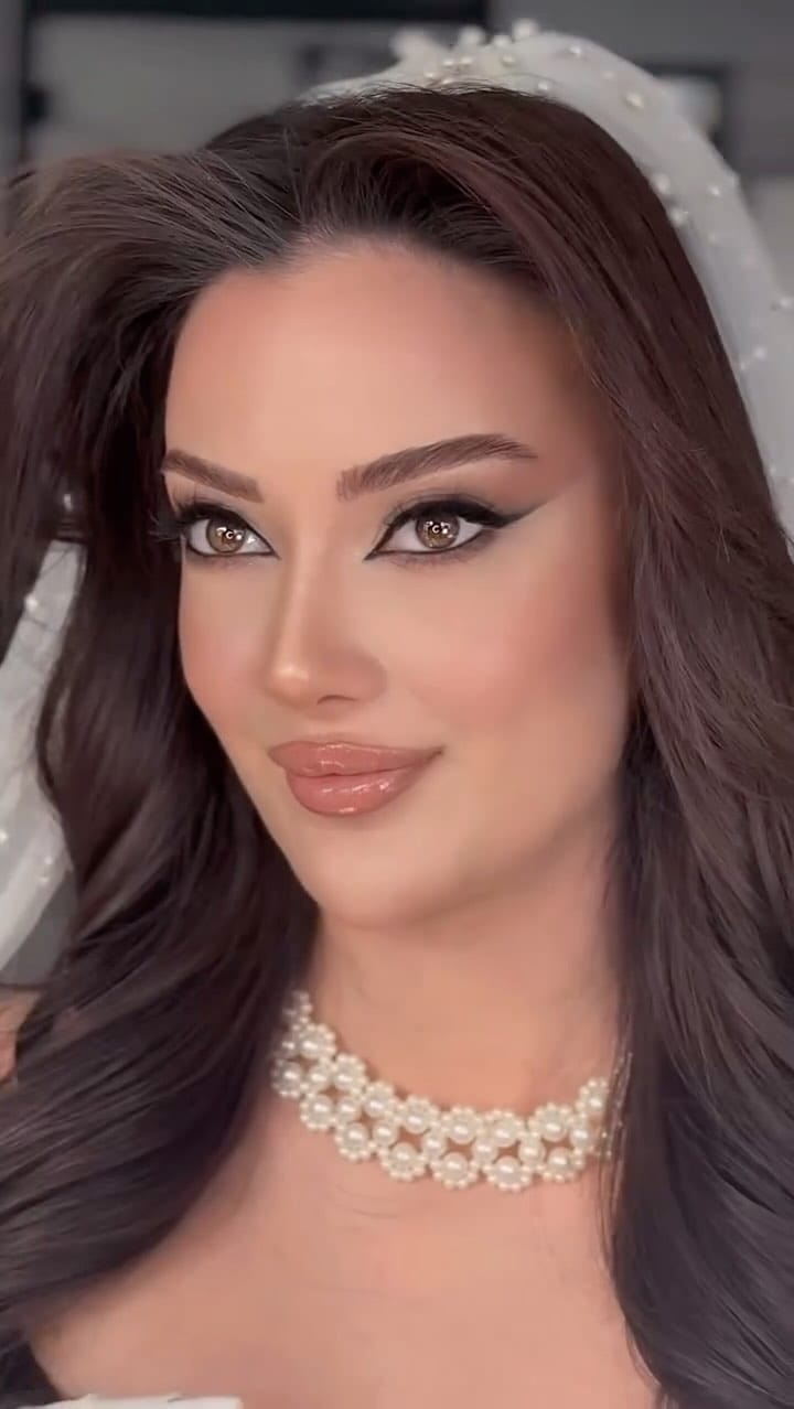 Post 10 by SERAY DİL MAKE UP STUDİO on Instagram (video)