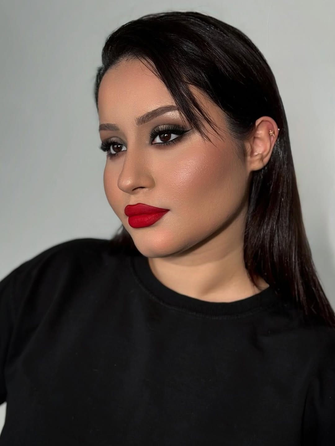 Post 2 by SERAY DİL MAKE UP STUDİO on Instagram (carousel)