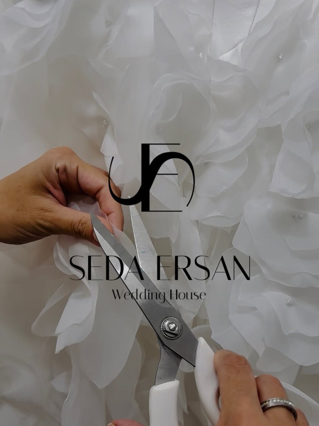 Post 2 by Seda Ersan Bursa Gelinlik Abiye on Instagram (carousel)
