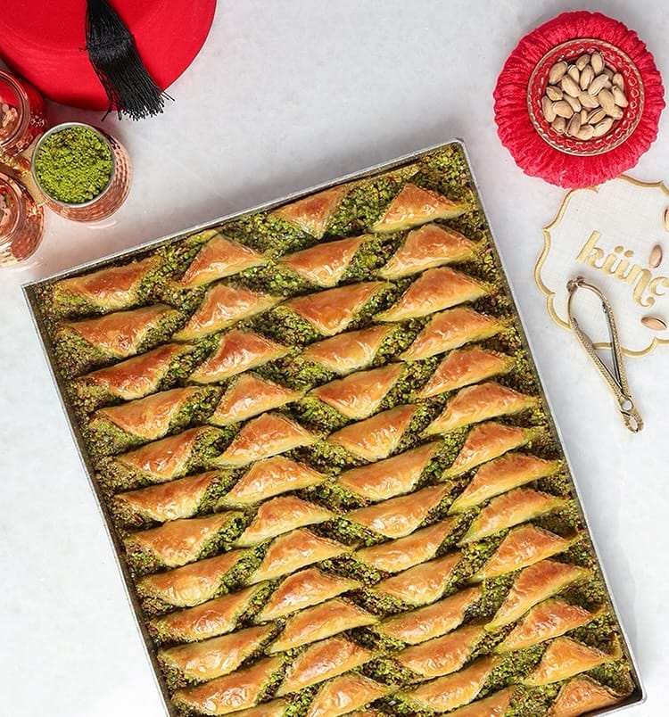 Post 4 by GÜLNARE BAKLAVA on Instagram (image)