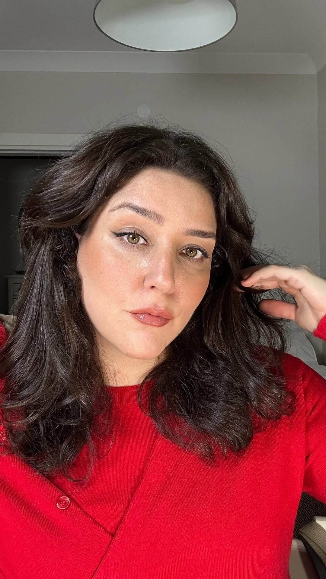 Post 3 by Şule Erem | Makeup Artist on Instagram (video)