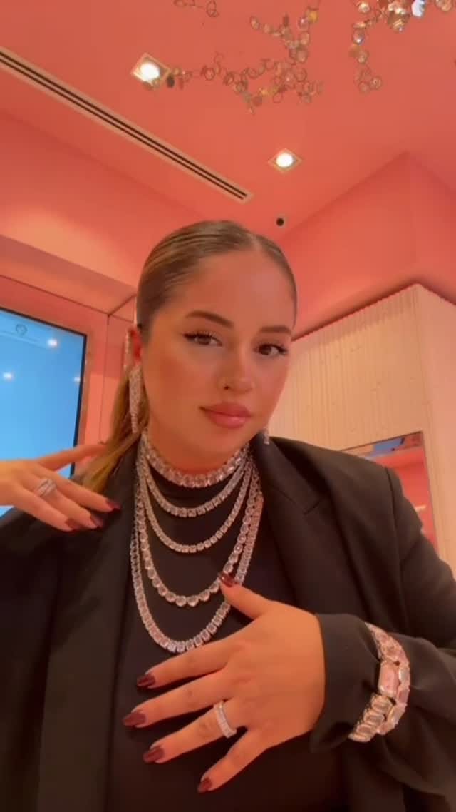 Post 8 by KRİSTAL KUTU on Instagram (video)