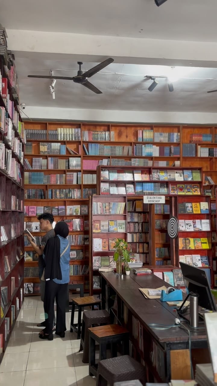 Post 9 by DIALEKTIKA on Instagram (video)