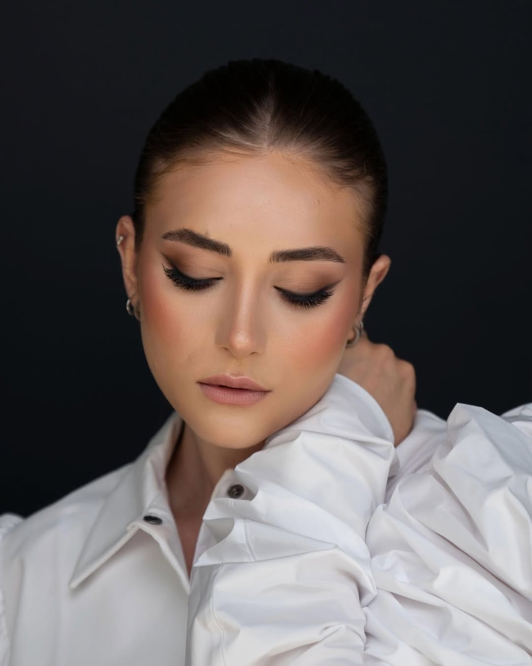 Post 5 by MOHA makeup on Instagram (carousel)