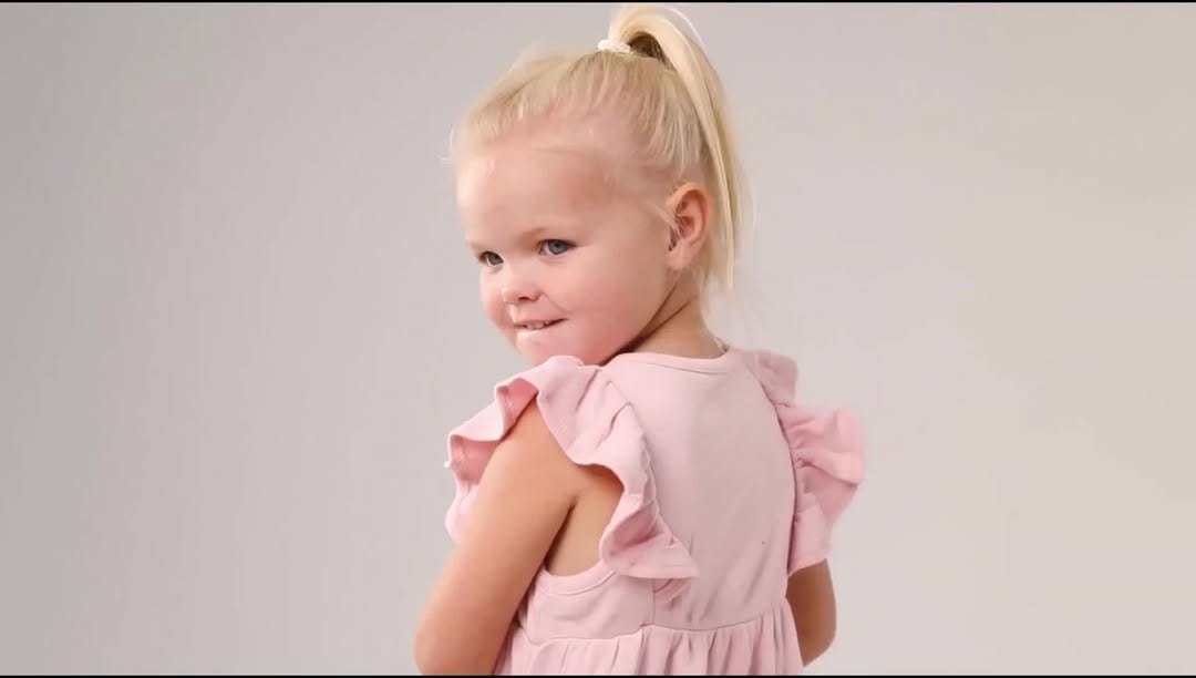 Post 8 by Forever Cute on Instagram (video)