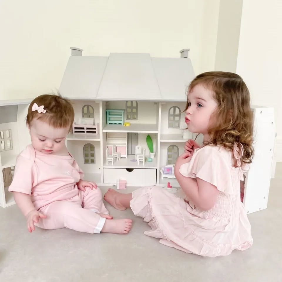Post 4 by Forever Cute on Instagram (image)