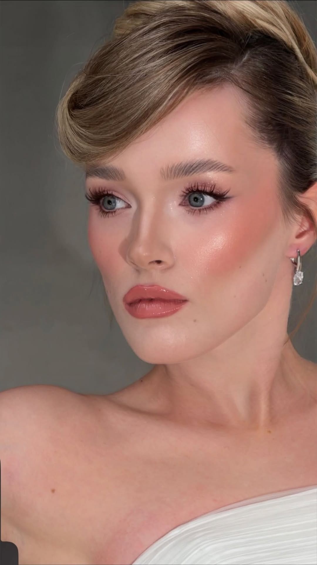Post 2 by Rimaz | Pro Makeupartist Alanya on Instagram (video)