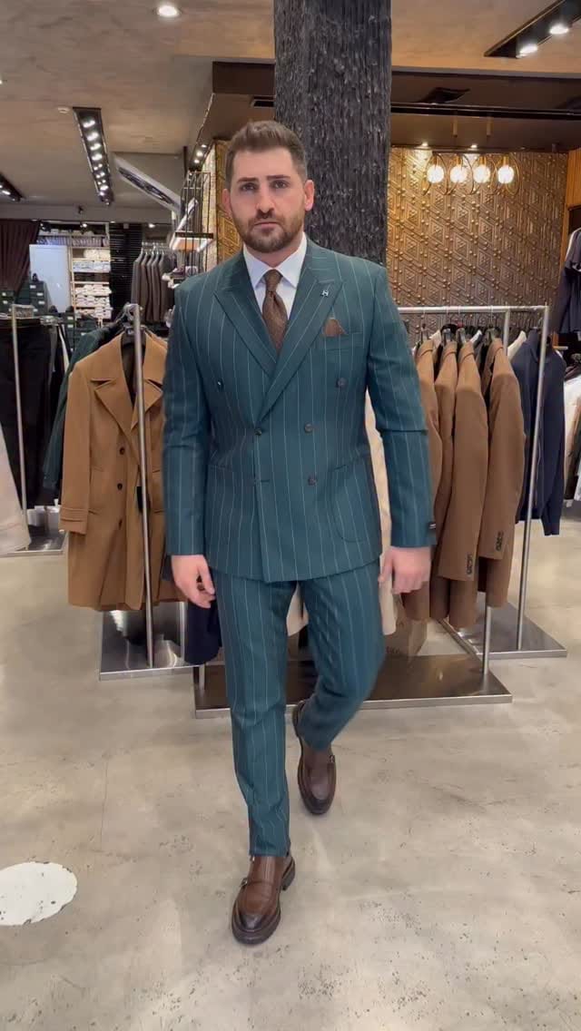 Post 6 by HarunTarz | Takım Elbise on Instagram (video)
