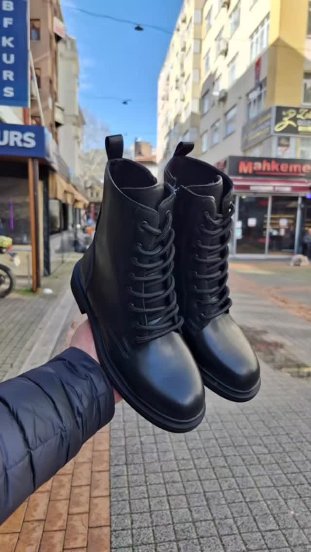 Post 1 by Moda Life Ayakkabı on Instagram (video)