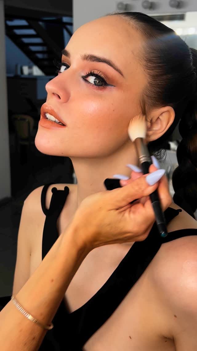 Post 4 by Andrea Sheehan Makeup on Instagram (video)