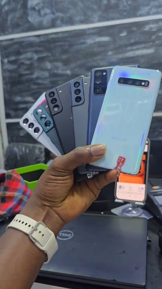 Post 1 by Revenes | Phones & Accessories 📱 🎧 on Instagram (video)