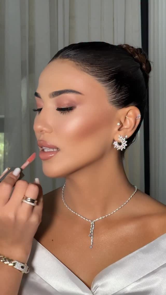Post 8 by Fəxrəndə Hüseynova on Instagram (video)