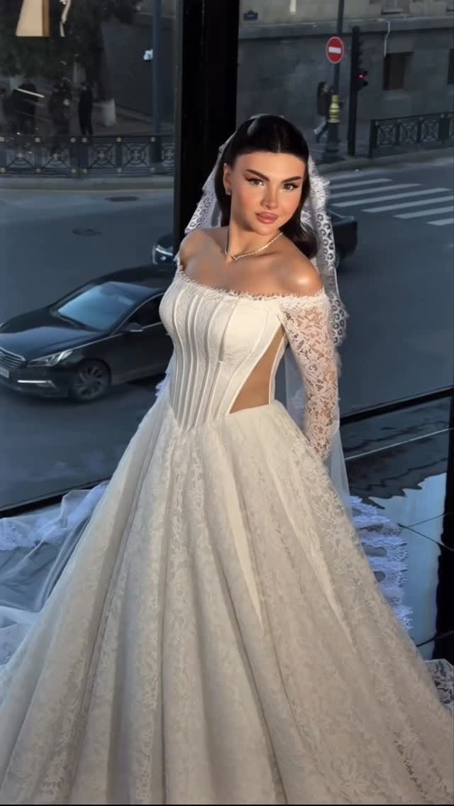 Post 1 by Fəxrəndə Hüseynova on Instagram (video)