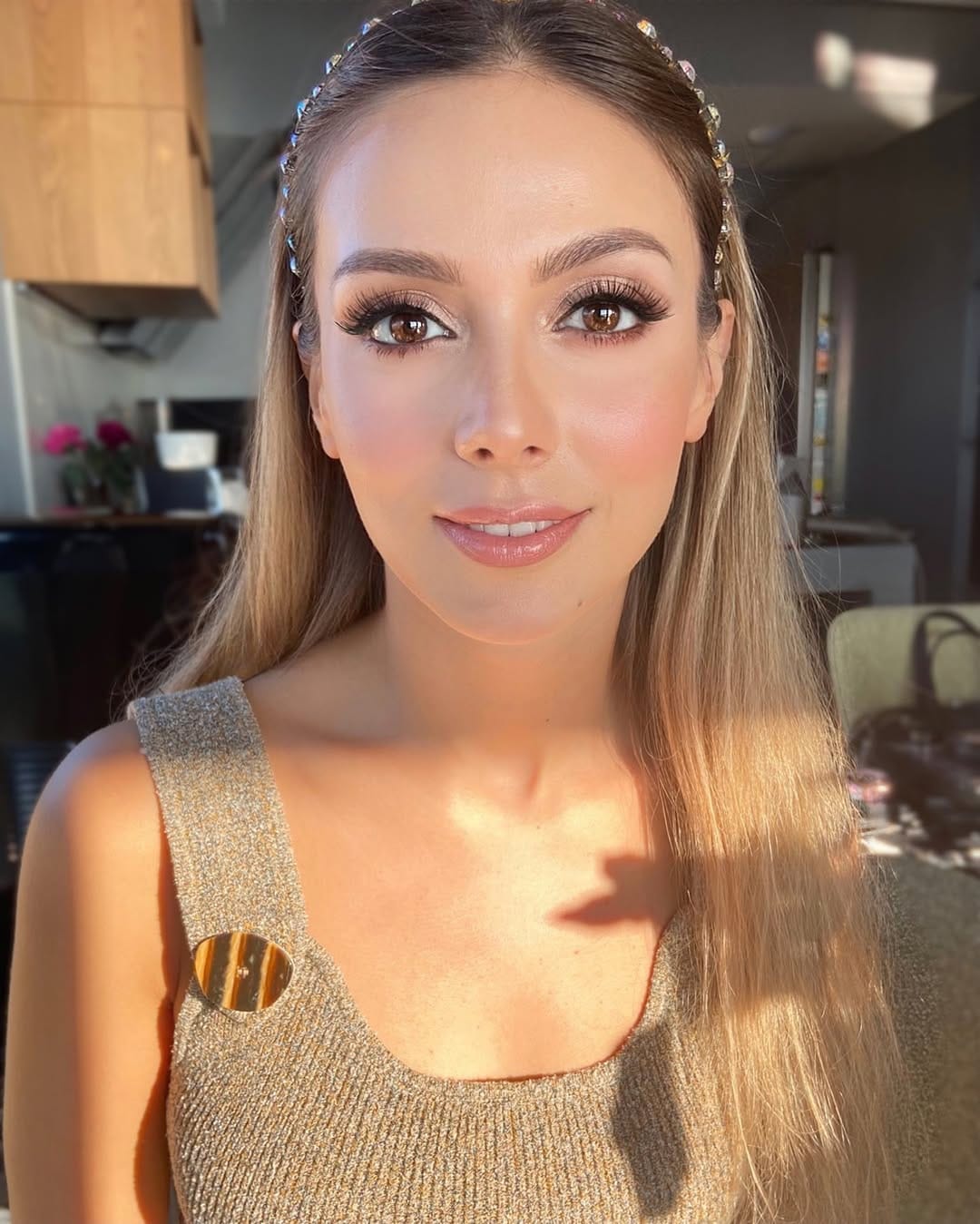 Post 10 by 𝐌𝐚𝐤𝐞𝐮𝐩 𝐛𝐲 𝐏𝐞𝐫𝐢 on Instagram (image)