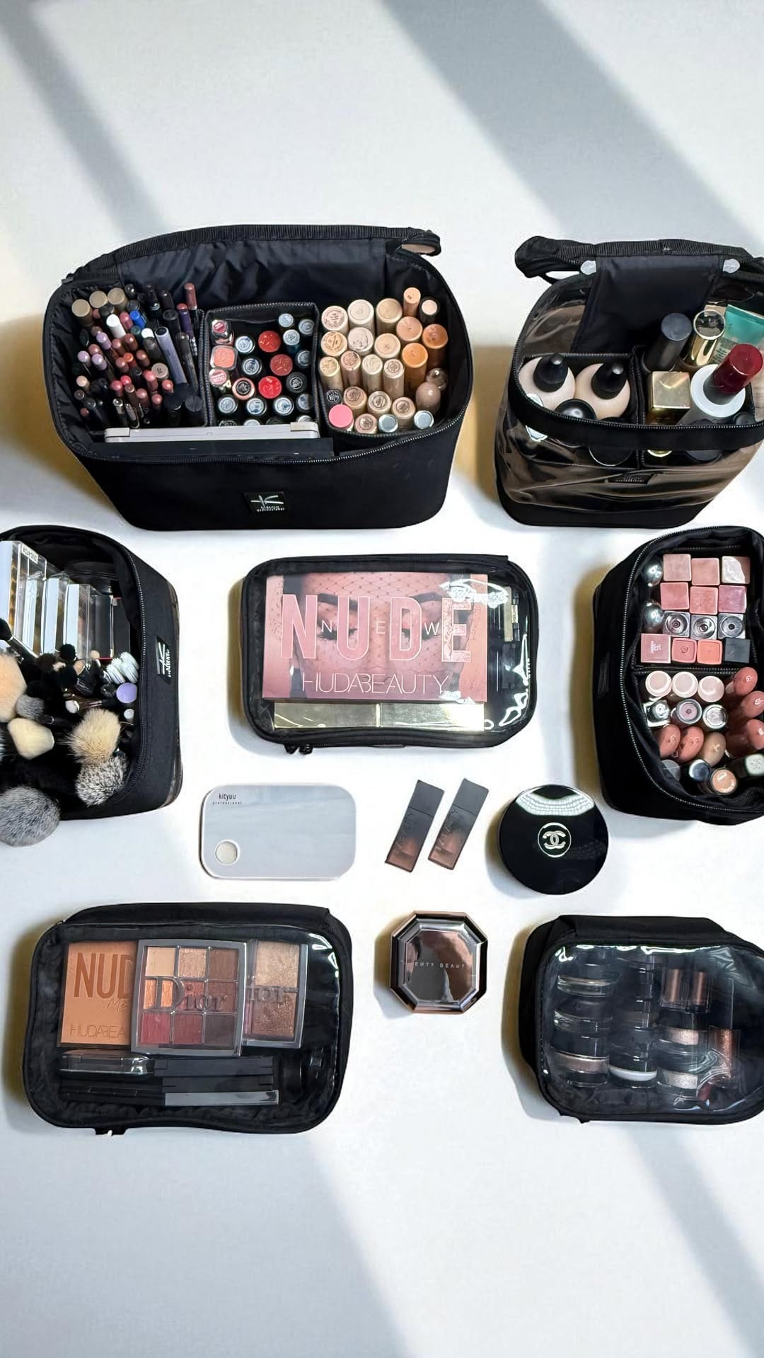Post 5 by 𝐌𝐚𝐤𝐞𝐮𝐩 𝐛𝐲 𝐏𝐞𝐫𝐢 on Instagram (video)