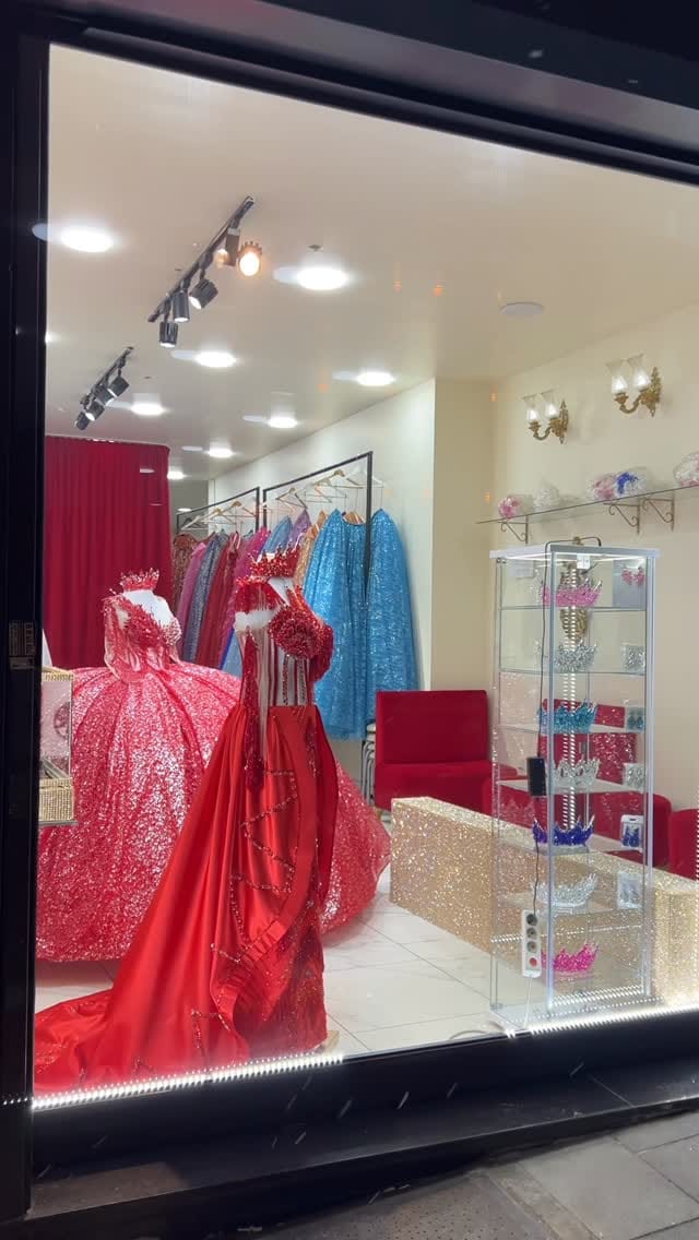 Post 1 by ÖYKÜ GELİNLİK on Instagram (video)