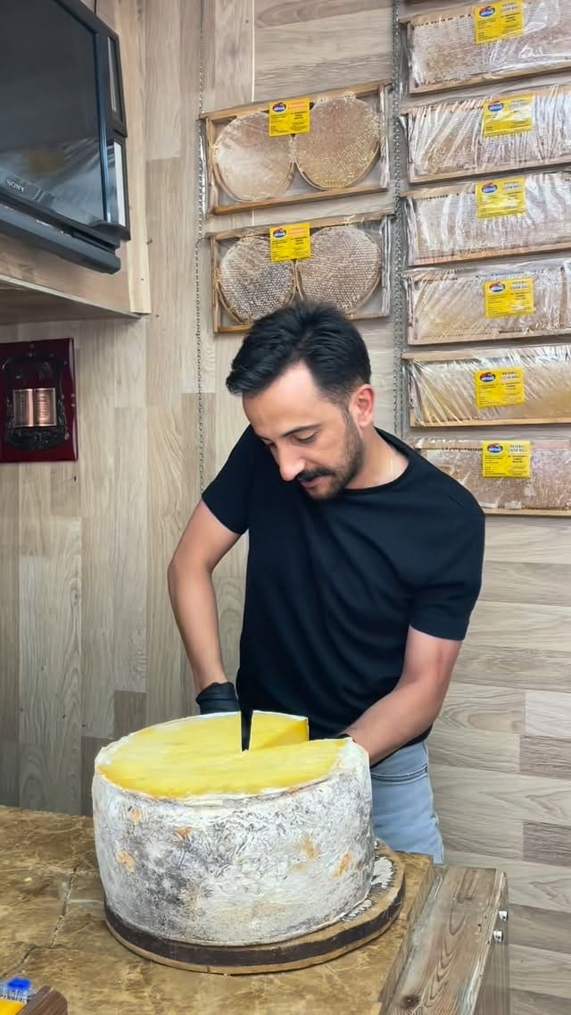 Post 7 by 🍯ORGANİK🧀 KARS 🧀ÜRÜNLERİ🍯 on Instagram (video)