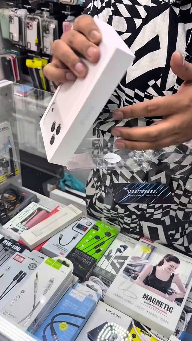 Post 1 by KINGTRONICS📱📞🤳 on Instagram (video)