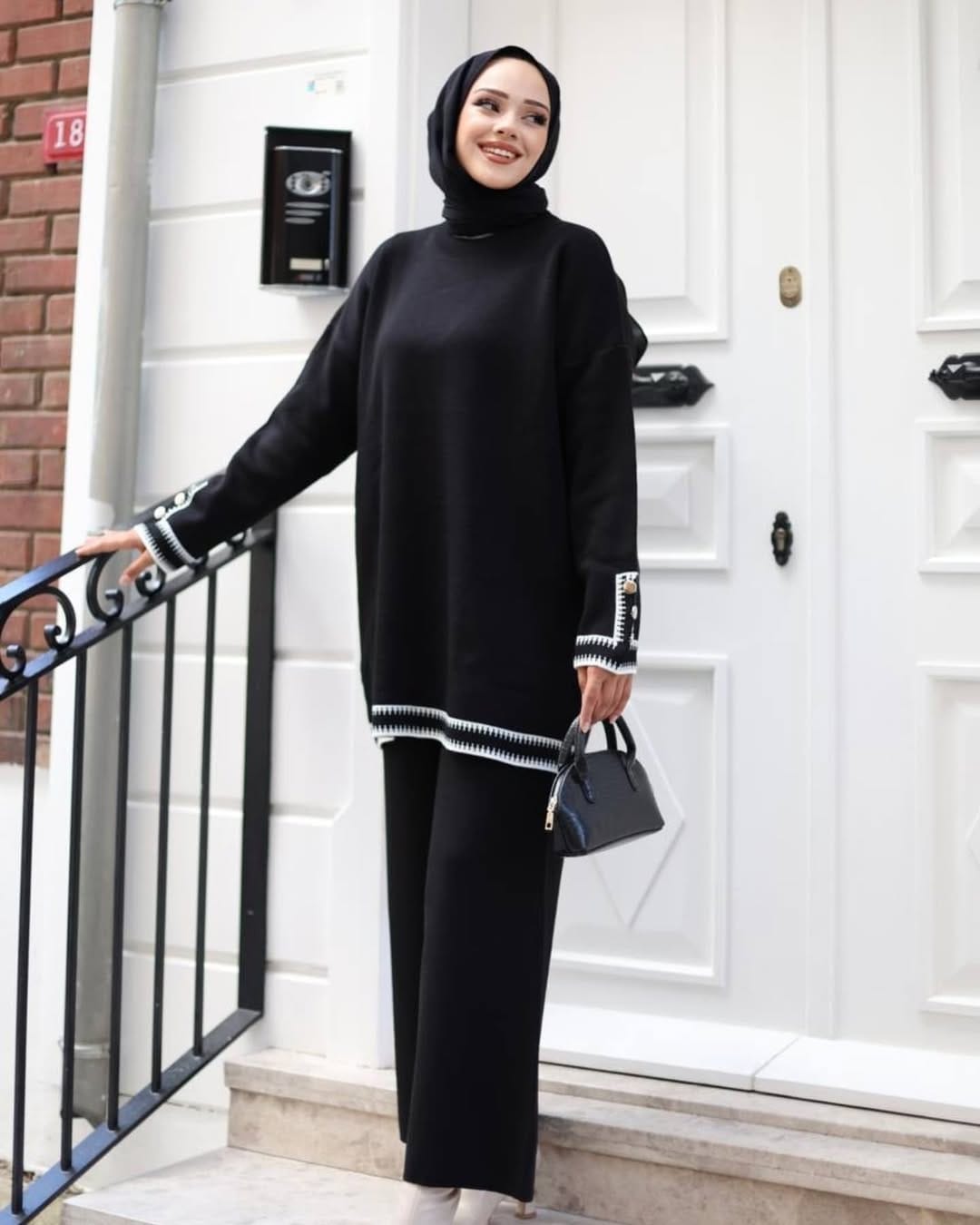 Post 2 by Alya STORE on Instagram (carousel)
