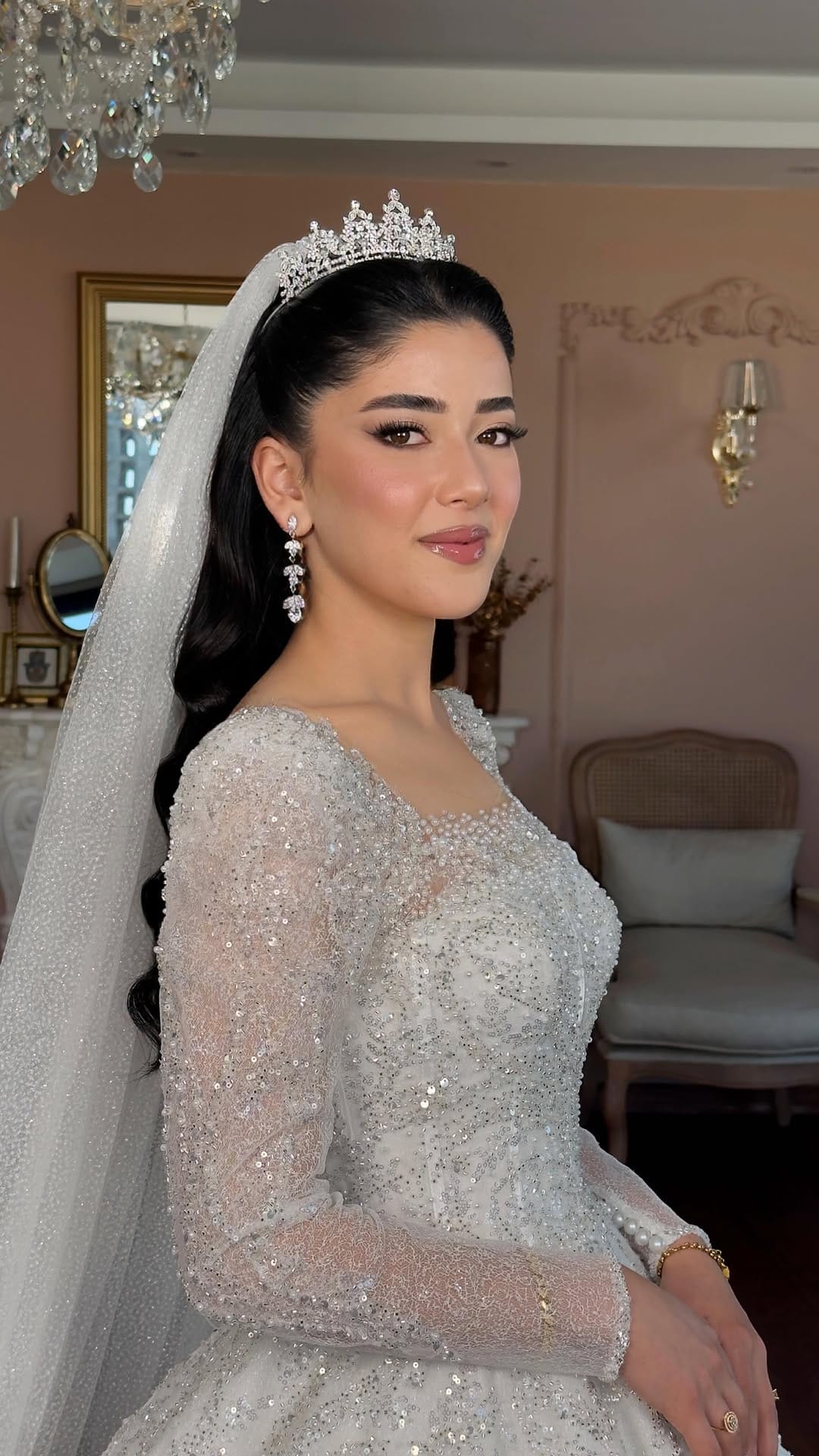 Post 7 by Aylin Ece Akınses Makeup & Hair Studio on Instagram (video)