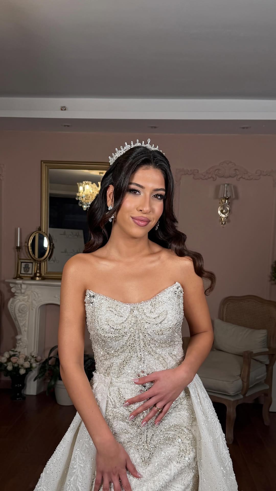 Post 1 by Aylin Ece Akınses Makeup & Hair Studio on Instagram (video)