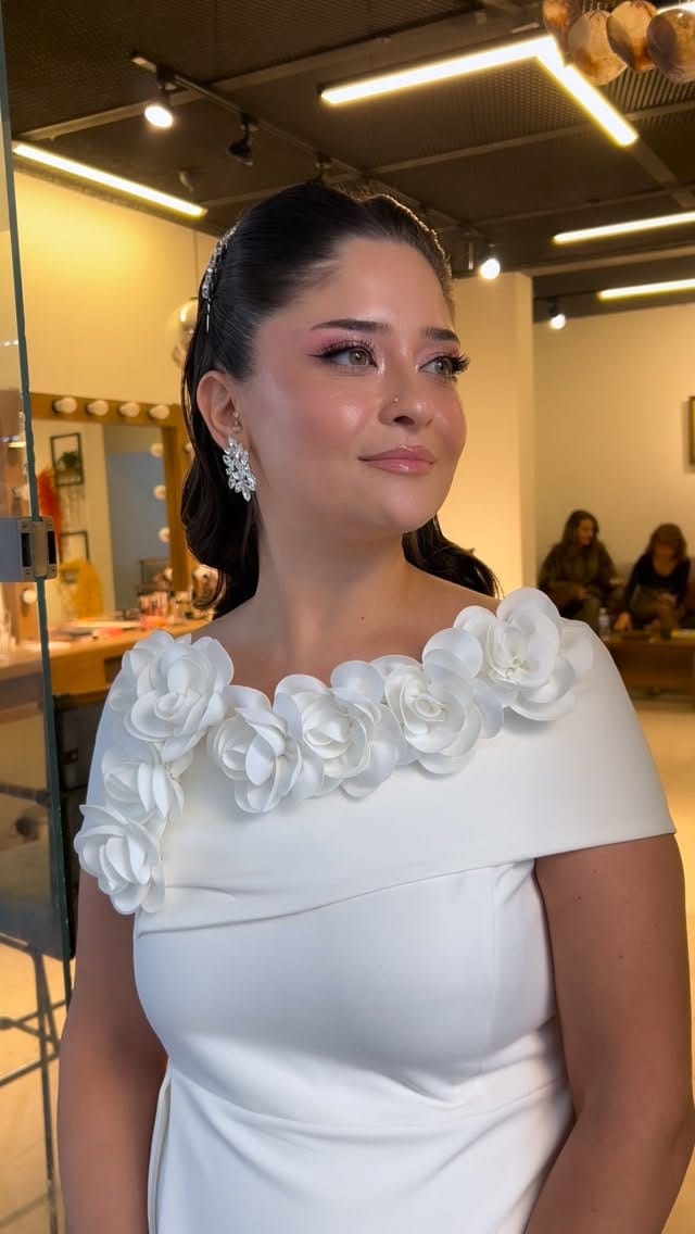 Post 7 by SEZER KURT BACKSTAGE MAKEUP STUDİO on Instagram (video)