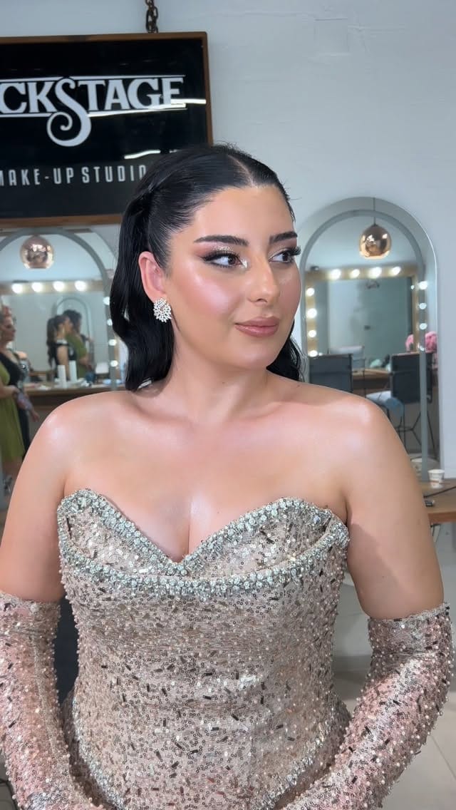 Post 1 by SEZER KURT BACKSTAGE MAKEUP STUDİO on Instagram (video)