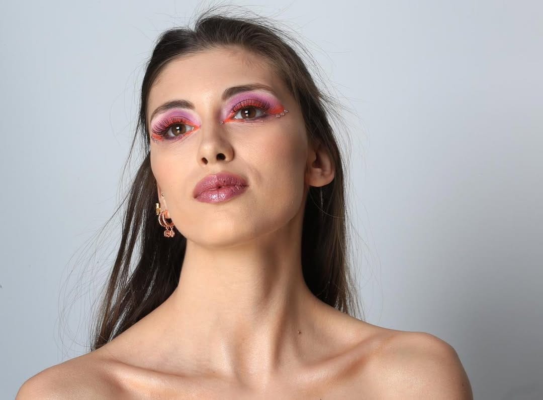 Post 10 by @makeupbyelifkrky on Instagram (carousel)