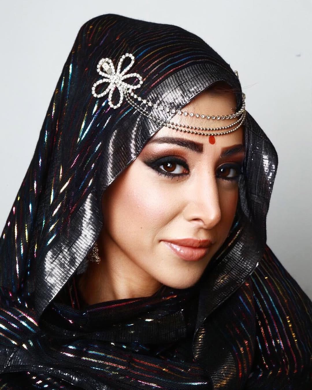 Post 6 by @makeupbyelifkrky on Instagram (carousel)