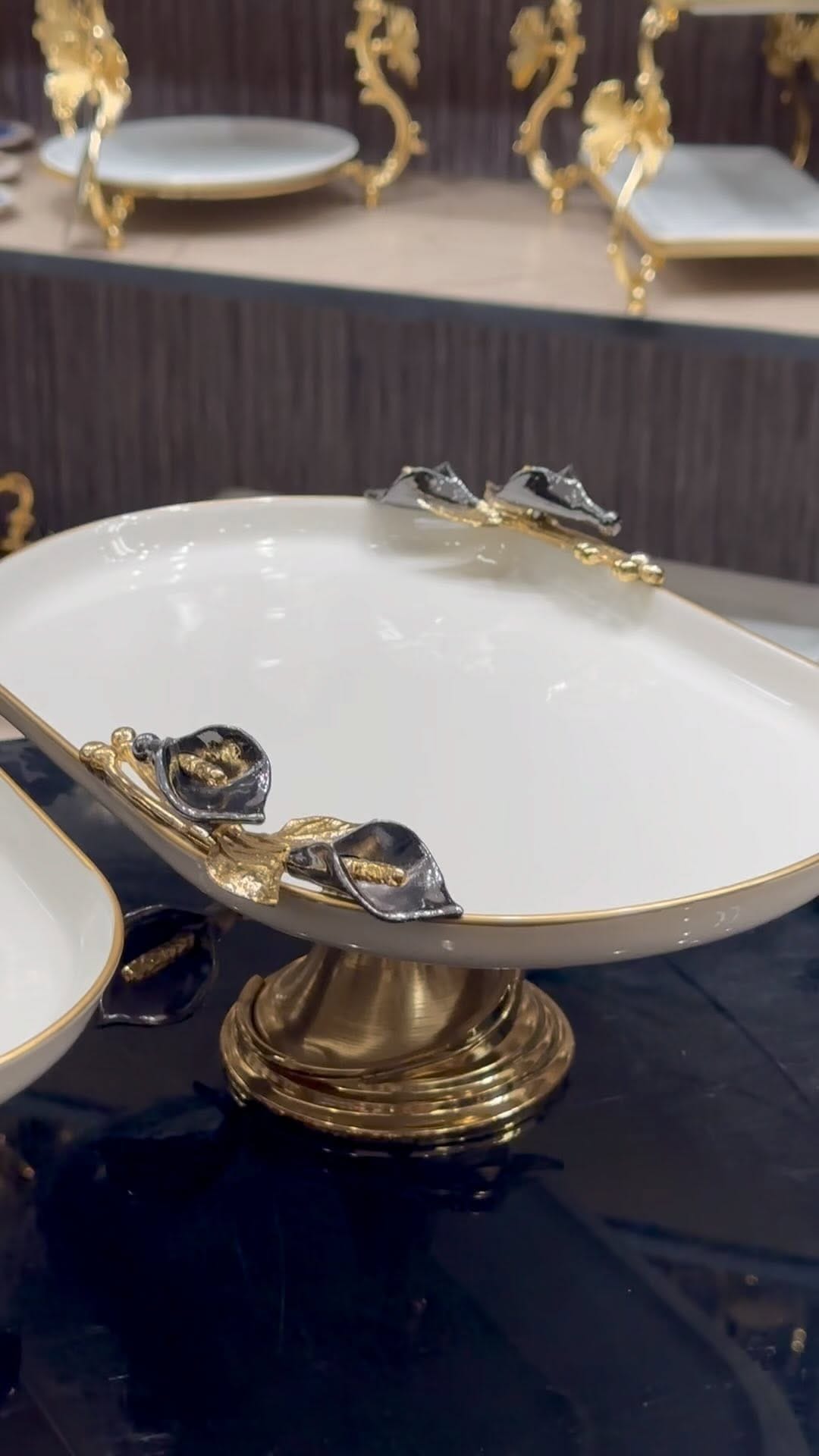 Post 6 by Turkish Dinnerware on Instagram (video)