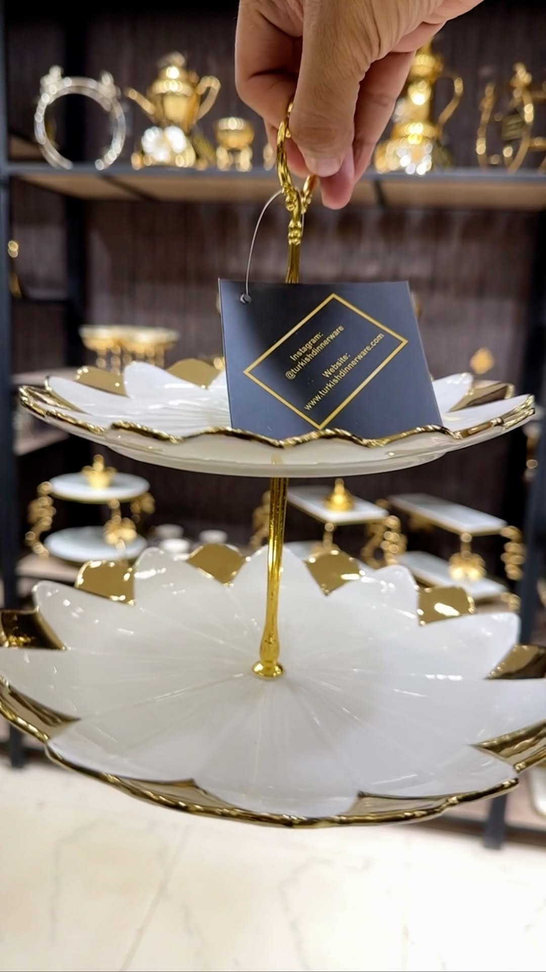 Post 8 by Turkish Dinnerware on Instagram (video)