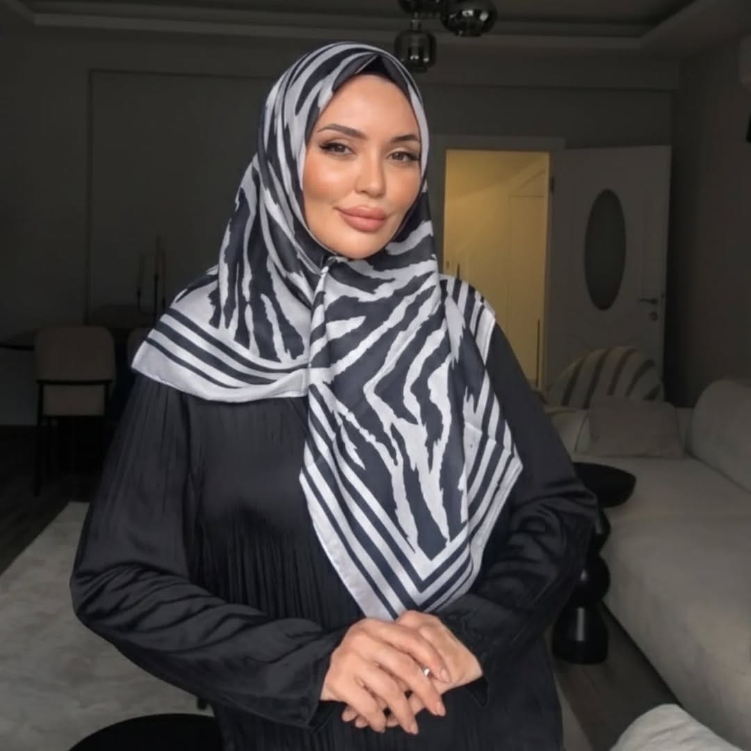 Post 3 by Siempre Scarf-Eşarp ve Şal on Instagram (carousel)