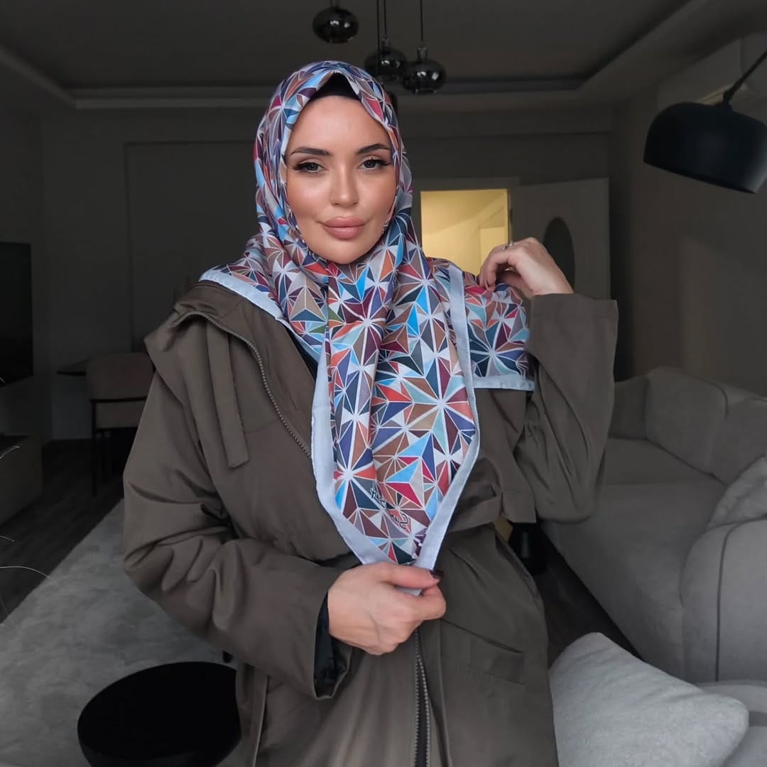 Post 5 by Siempre Scarf-Eşarp ve Şal on Instagram (carousel)