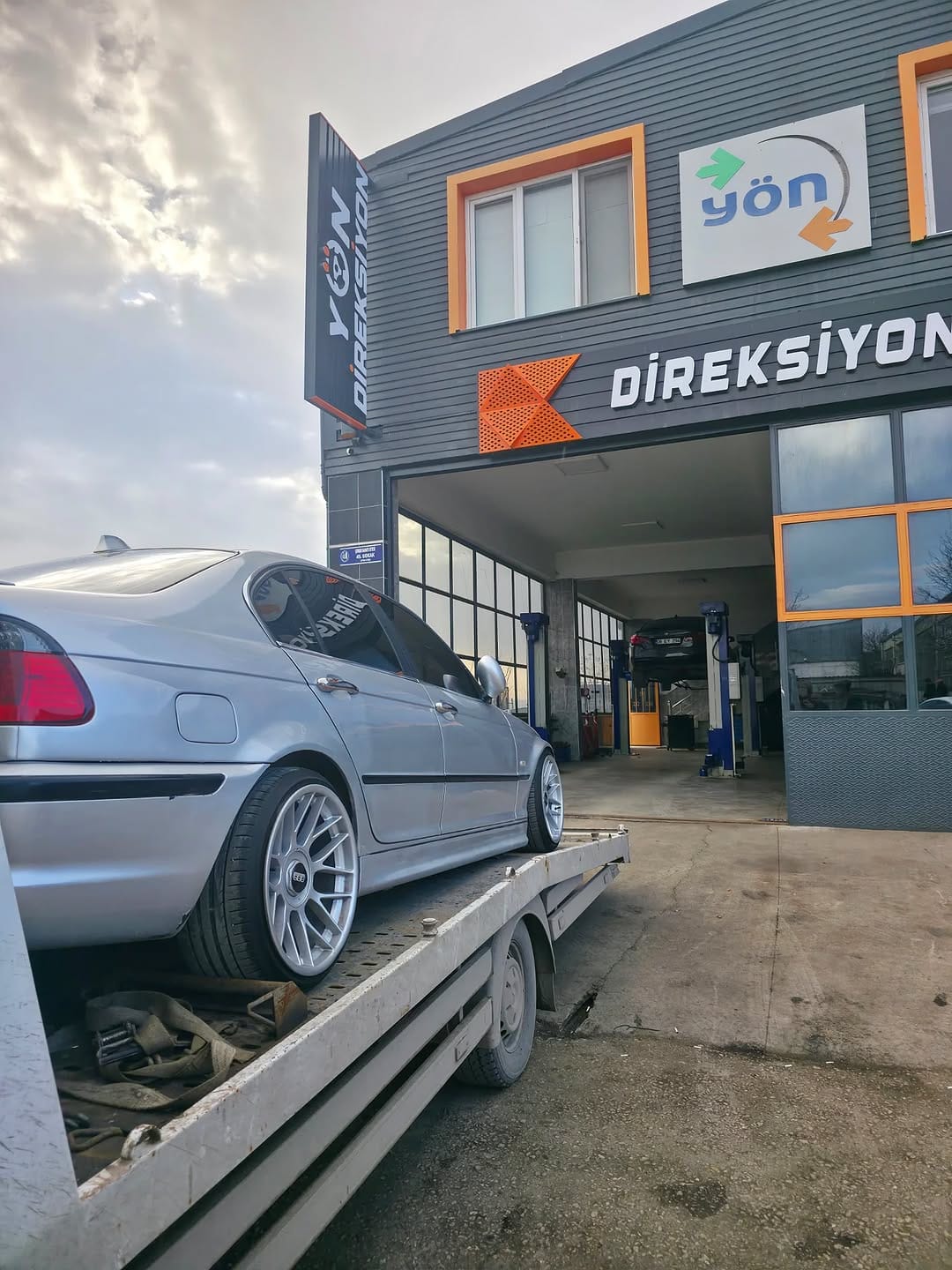 Post 1 by Yön Direksiyon on Instagram (carousel)