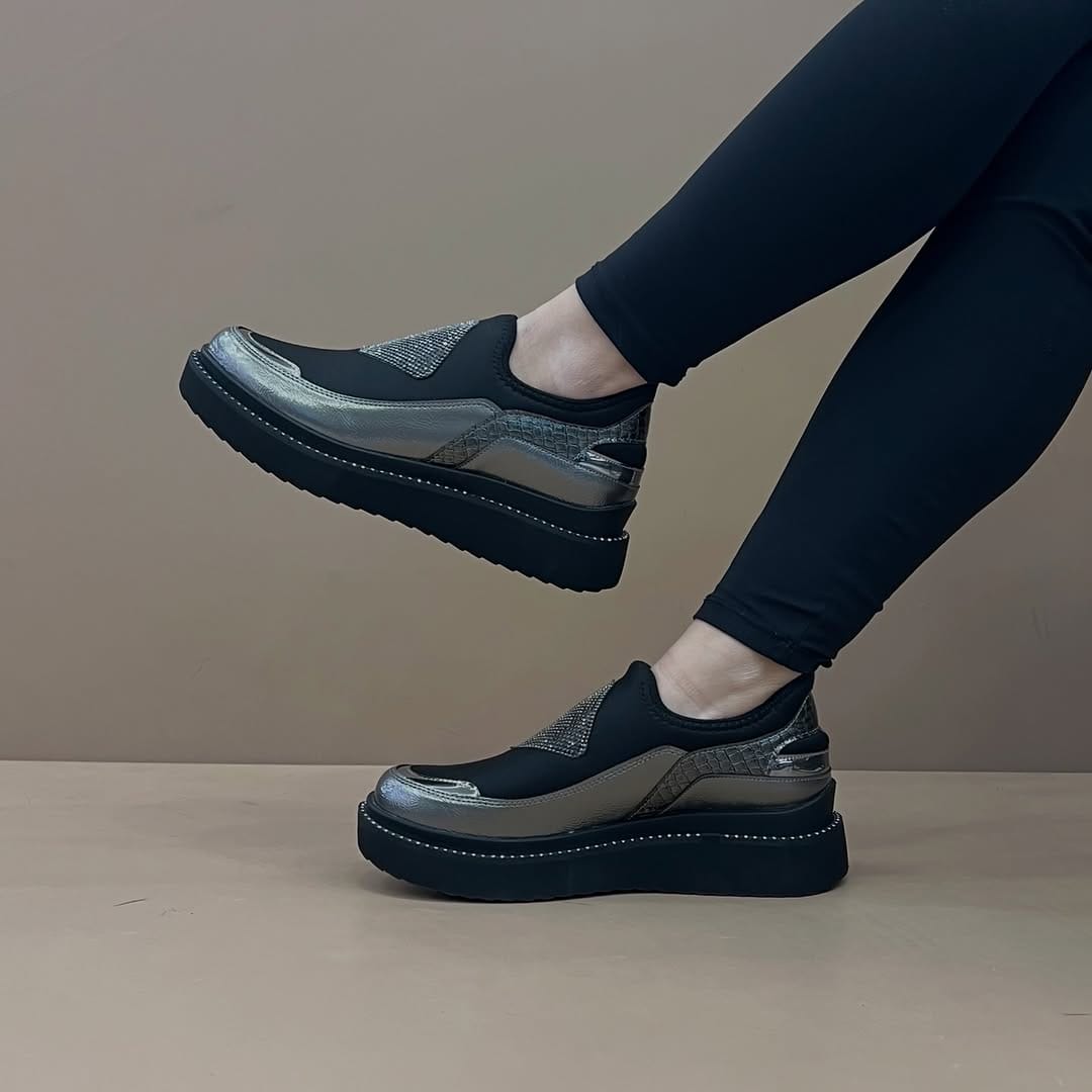 Post 3 by Meshure Luxury Shoes (toptan satış) on Instagram (carousel)