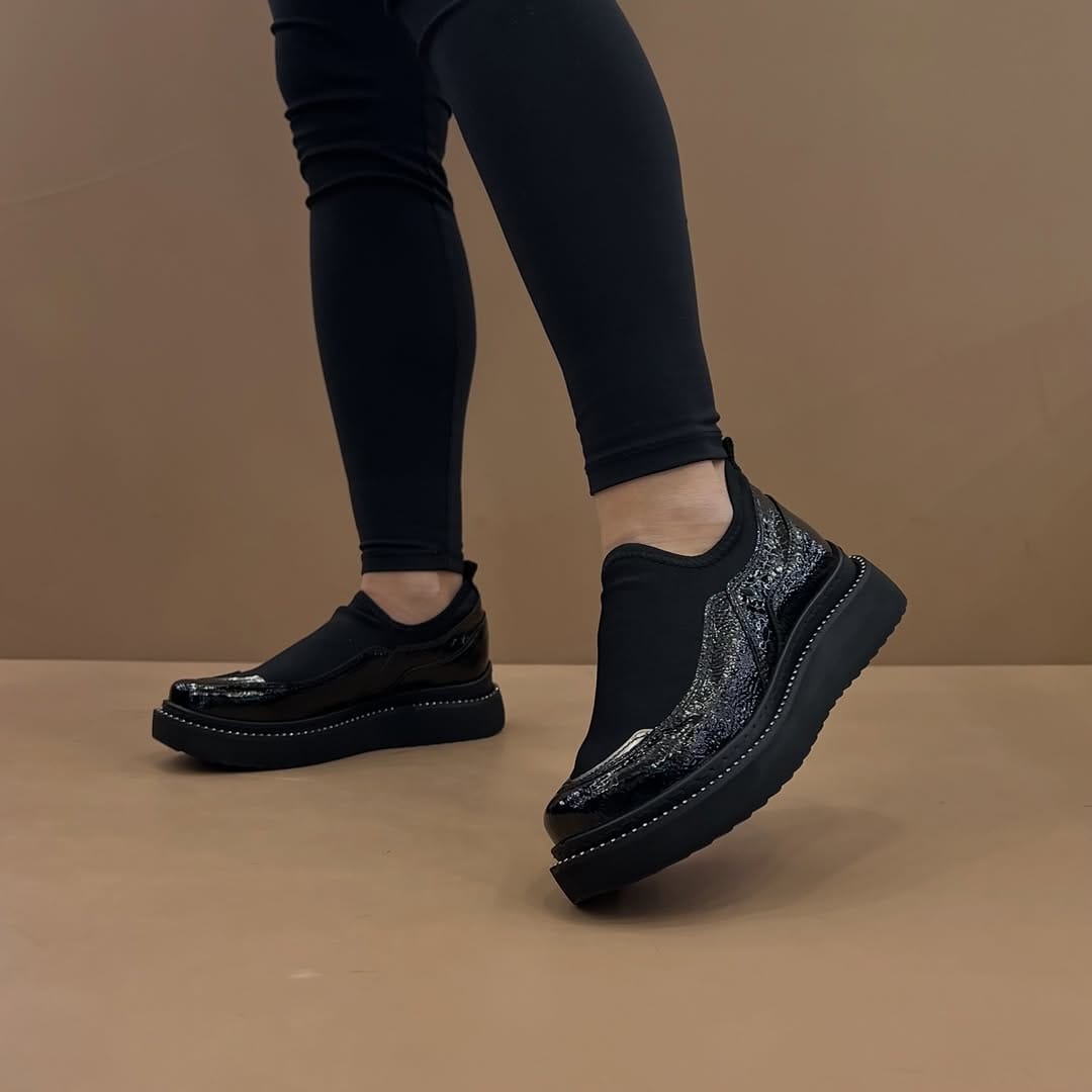 Post 4 by Meshure Luxury Shoes (toptan satış) on Instagram (carousel)