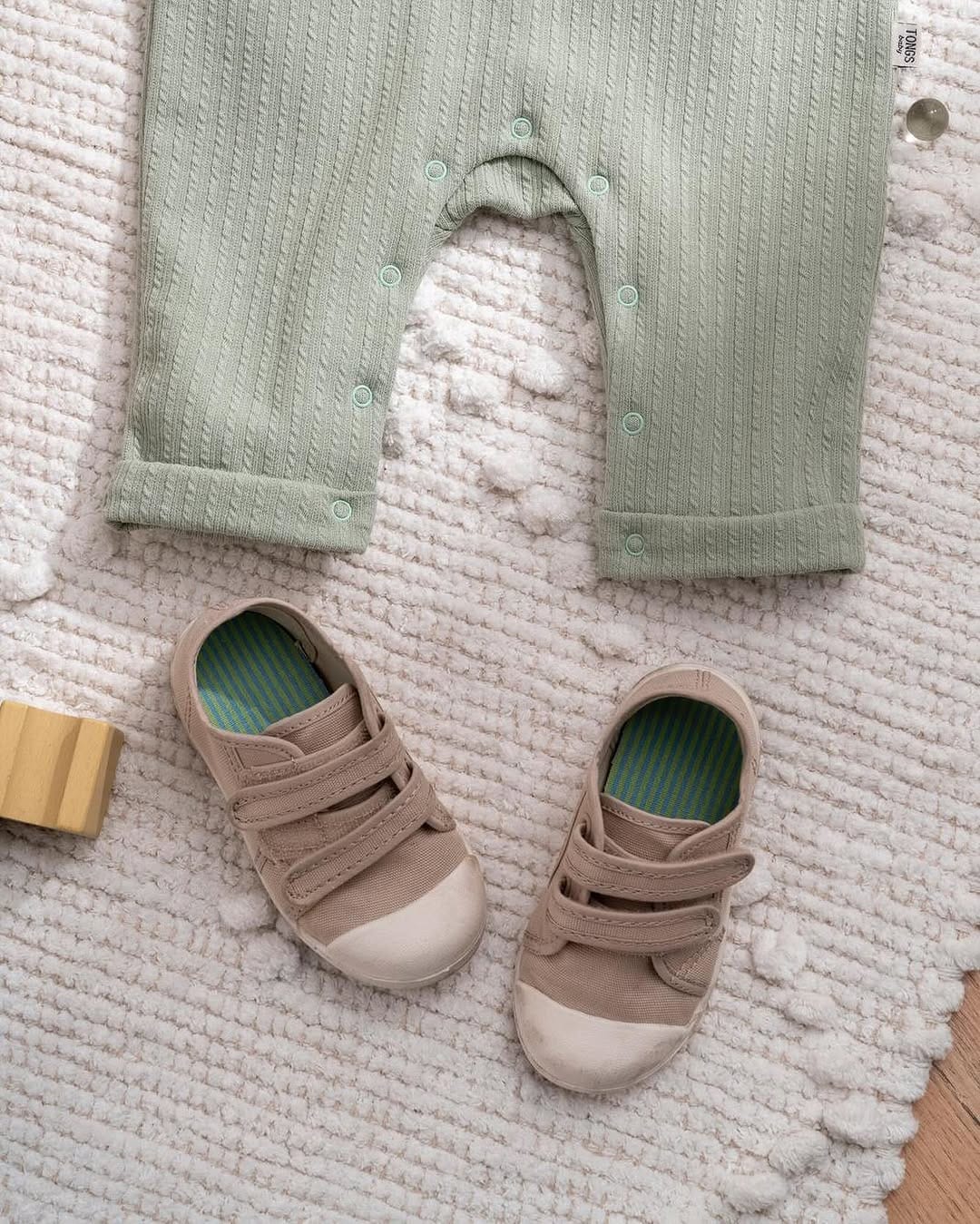 Post 8 by Tongs Baby on Instagram (image)