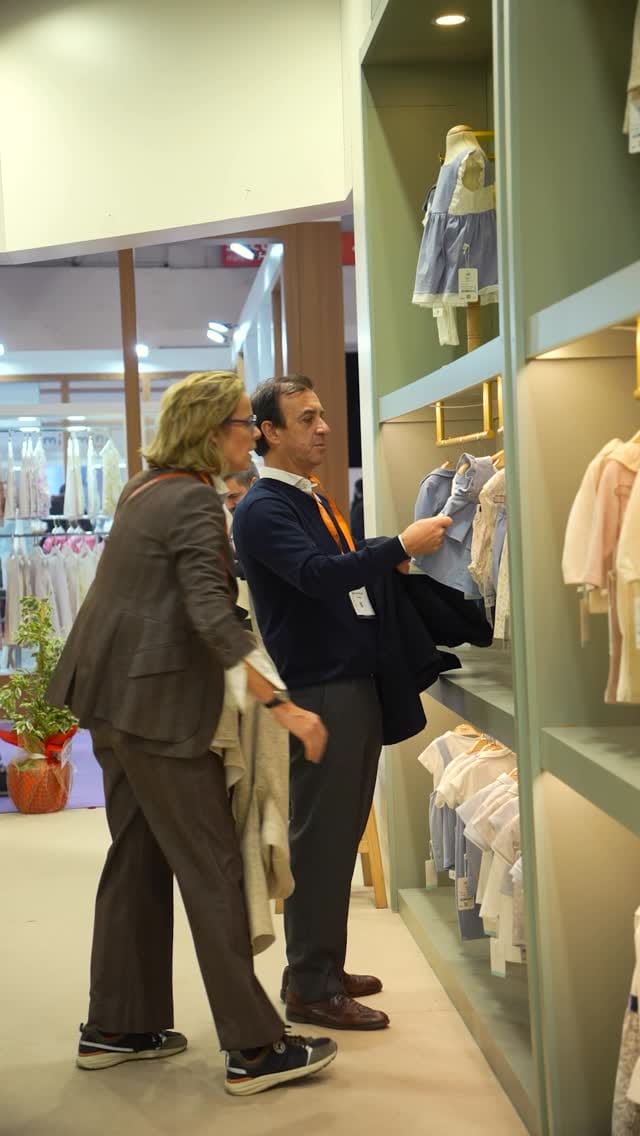 Post 6 by Tongs Baby on Instagram (video)