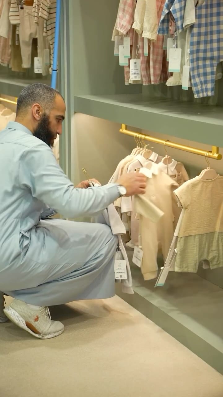 Post 4 by Tongs Baby on Instagram (video)