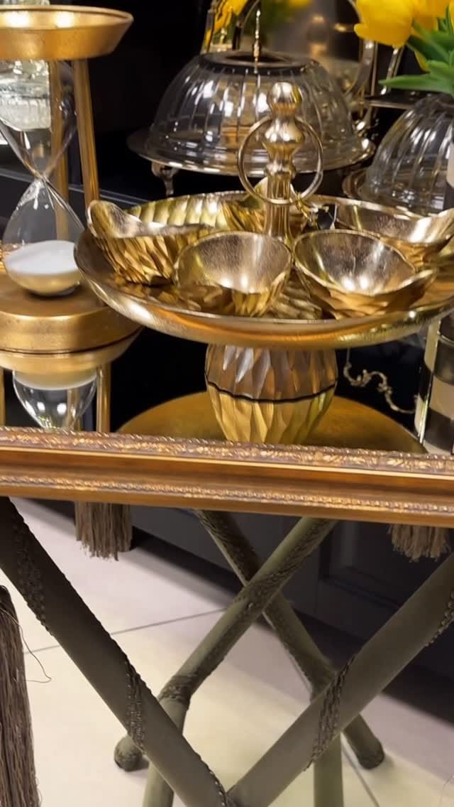 Post 6 by Modahomeart on Instagram (video)